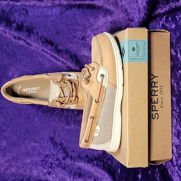 New Sperry shoes - Picture 1 of 4